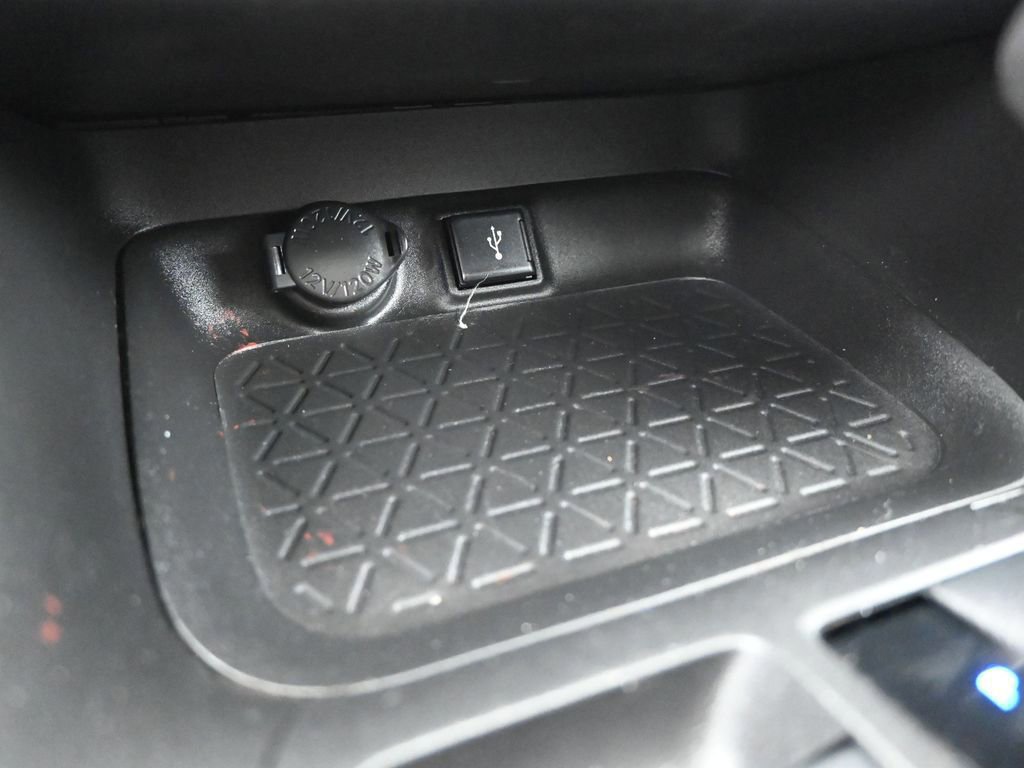 Used 2022 Toyota RAV4 XLE Premium image 45