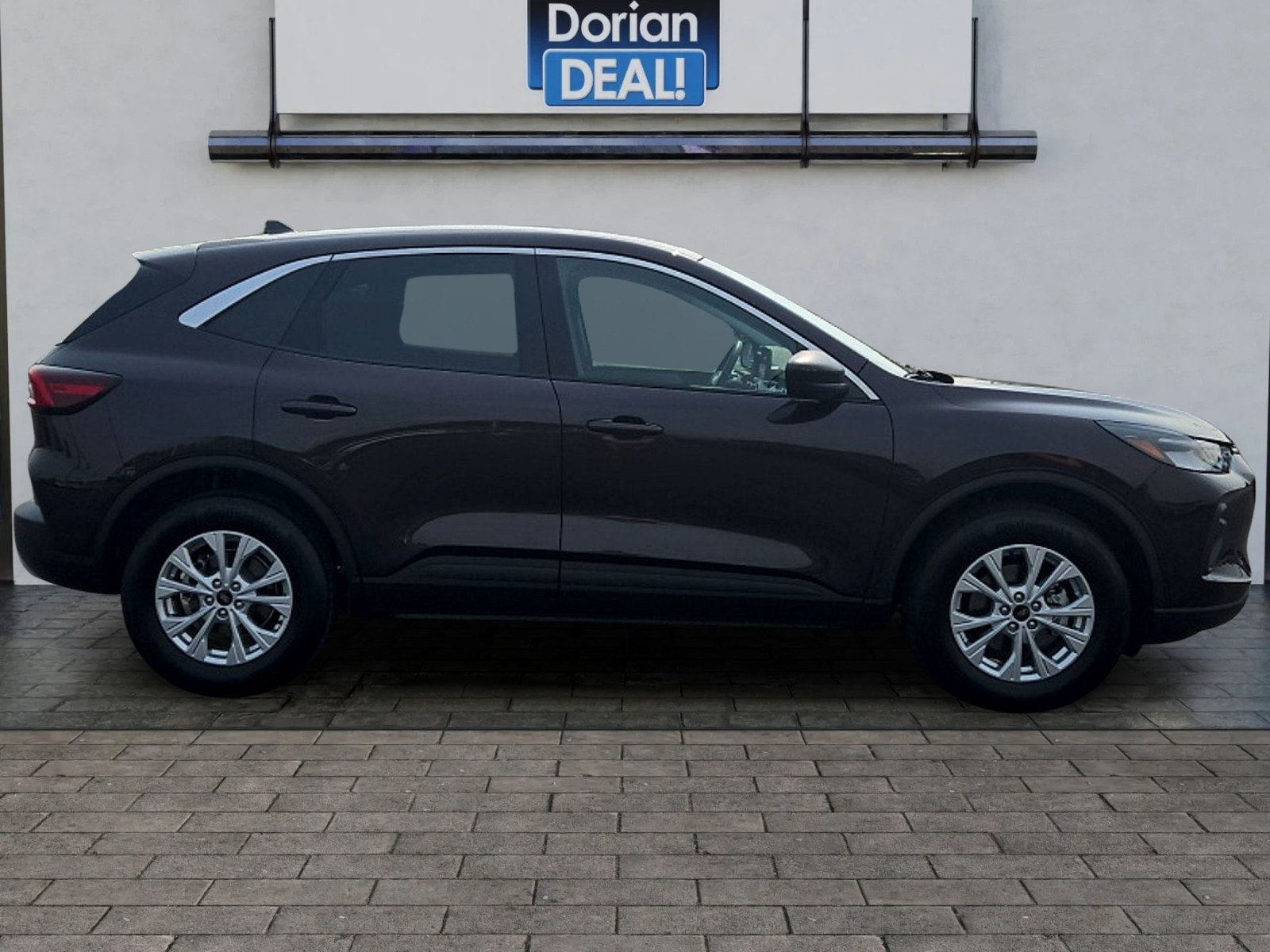 Certified 2023 Ford Escape Active AWD/4WD image 2