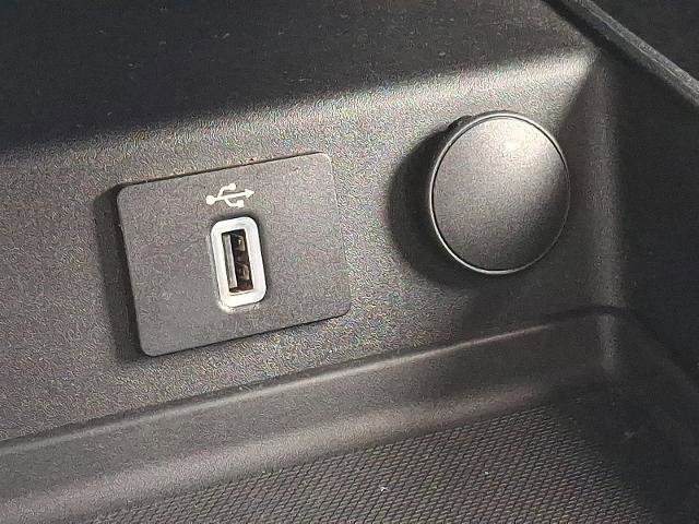 Certified 2017 Ford Fusion SE w/ Fusion SE Technology Package image 21