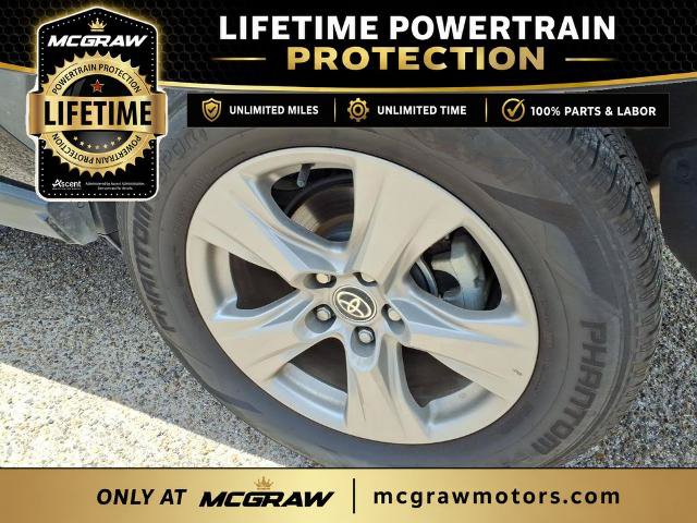 Used 2025 Toyota RAV4 XLE AWD/4WD image 8