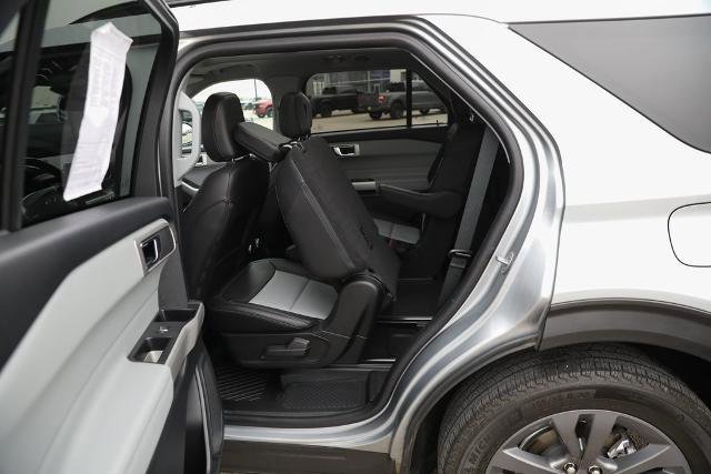 Certified 2022 Ford Explorer XLT w/ Equipment Group 202A image 31