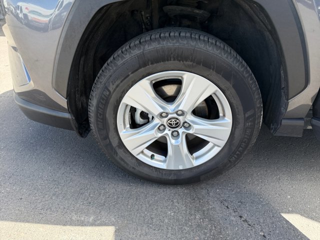 Used 2021 Toyota RAV4 XLE w/ Convenience Package image 27