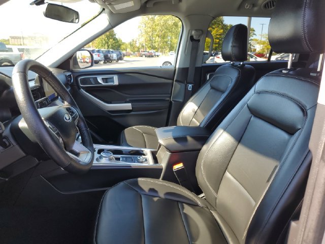 Certified 2024 Ford Explorer XLT w/ Equipment Group 202A AWD/4WD image 10