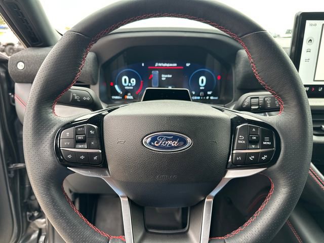Certified 2025 Ford Explorer ST-Line w/ ST-Line Street Pack AWD/4WD image 33