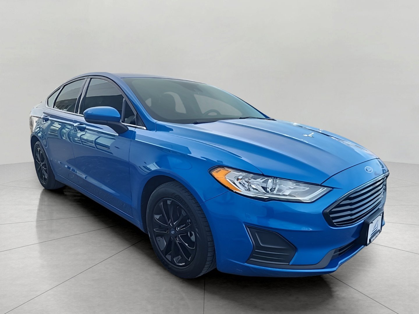 Certified 2020 Ford Fusion SE image 1