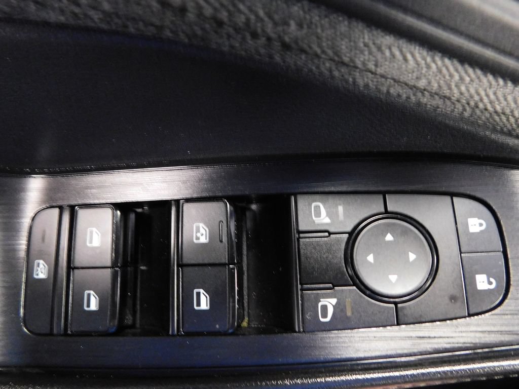 Used 2023 Nissan Rogue SV FWD image 12