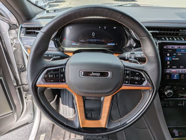 Used 2025 Jeep Grand Cherokee L Summit AWD/4WD image 9