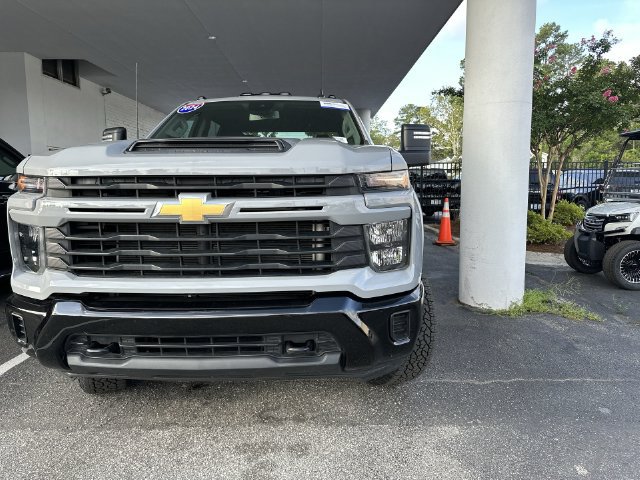 Used 2024 Chevrolet Silverado 2500 Custom w/ Custom Value Package AWD/4WD image 9