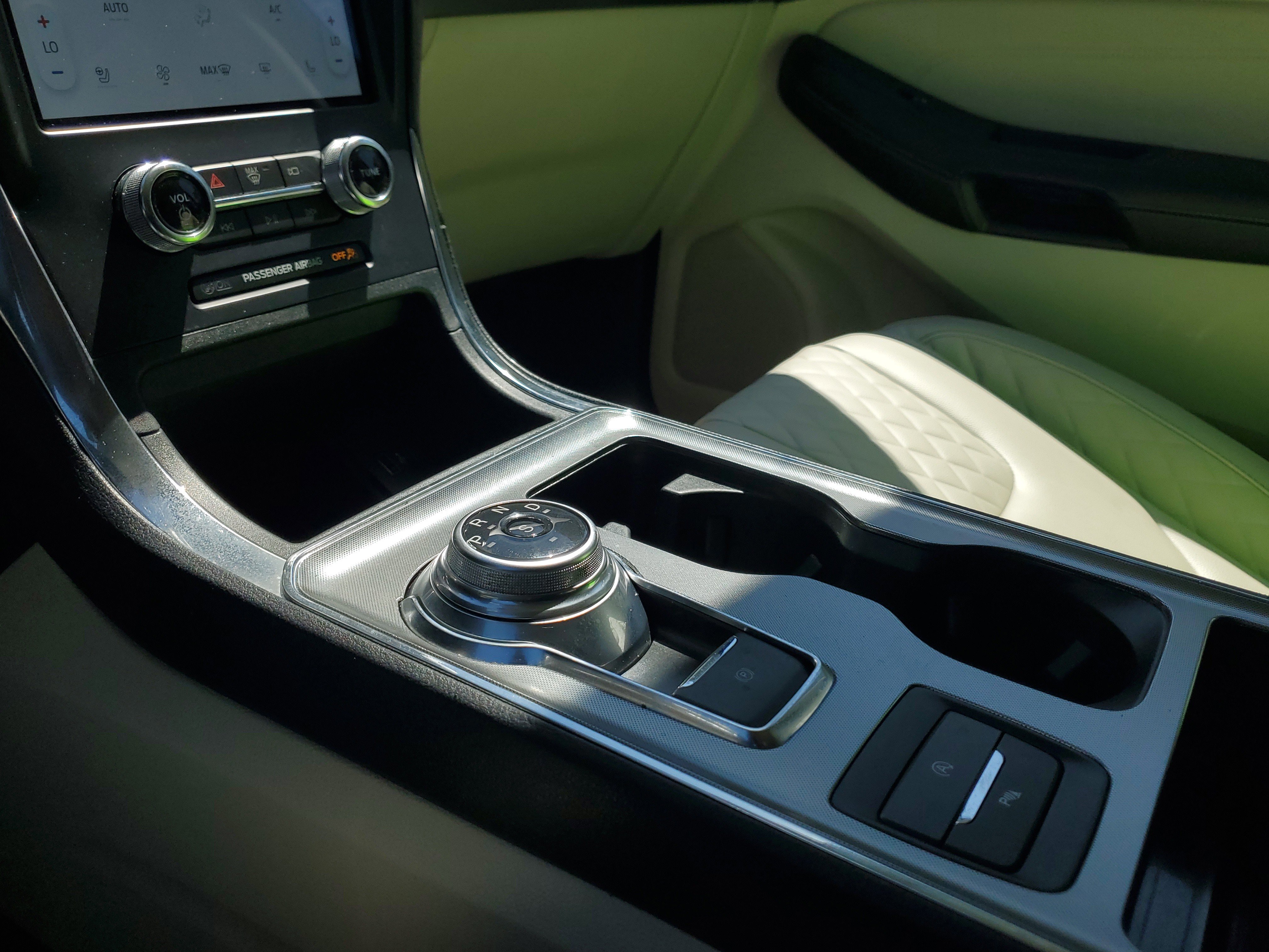 Certified 2023 Ford Edge Titanium w/ Class II Trailer Tow Package image 28