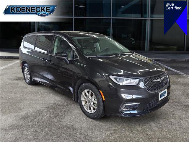 Used 2023 Chrysler Pacifica Touring-L image 1