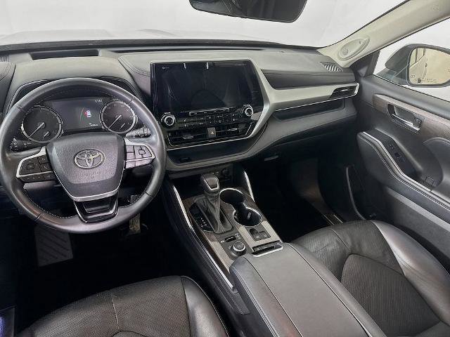 Used 2022 Toyota Highlander Platinum image 25