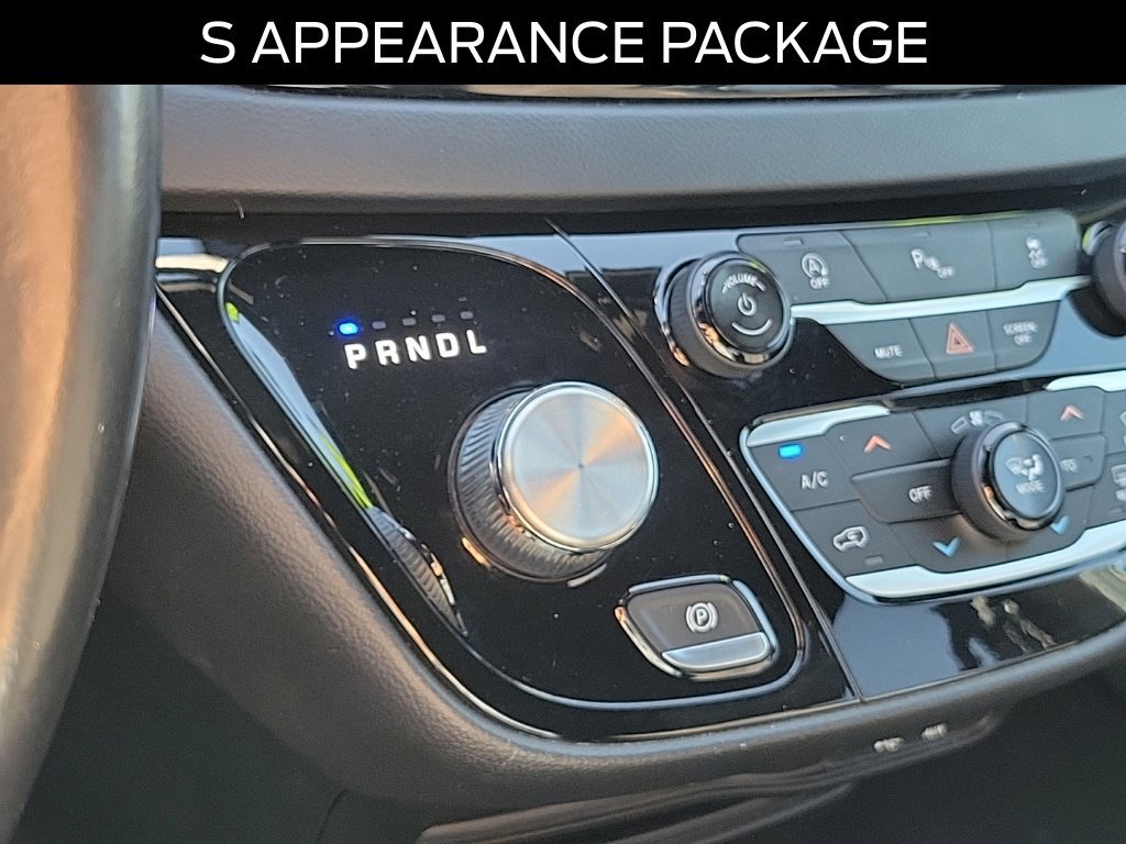 Used 2018 Chrysler Pacifica Touring Plus w/ S Appearance Package FWD image 33