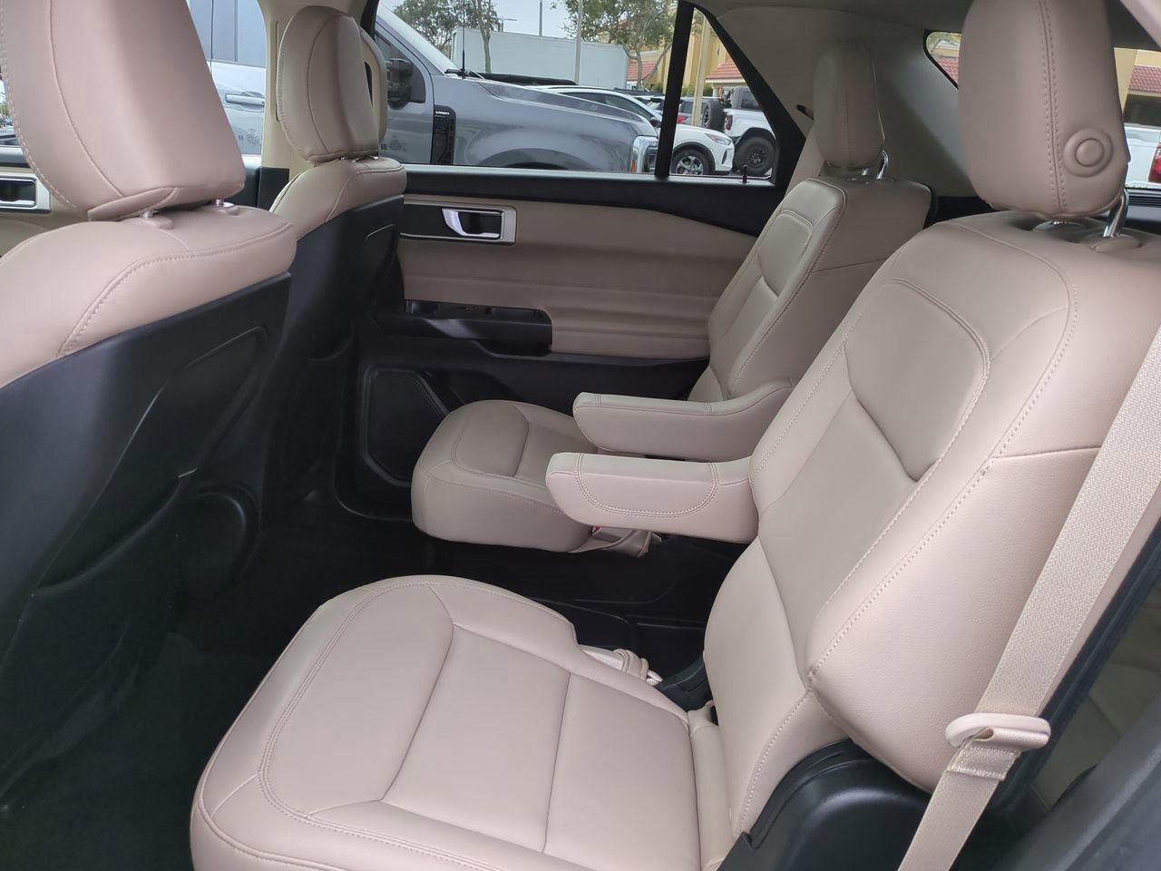 Certified 2020 Ford Explorer XLT w/ Equipment Group 202A image 14