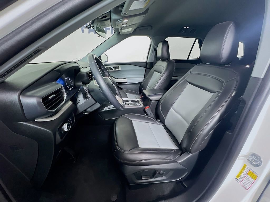 Certified 2023 Ford Explorer XLT w/ Equipment Group 202A AWD/4WD image 13