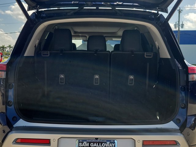 Used 2022 Nissan Pathfinder SL w/ SL Premium Package FWD image 9