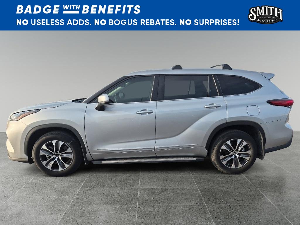 Used 2022 Toyota Highlander XLE AWD/4WD image 7
