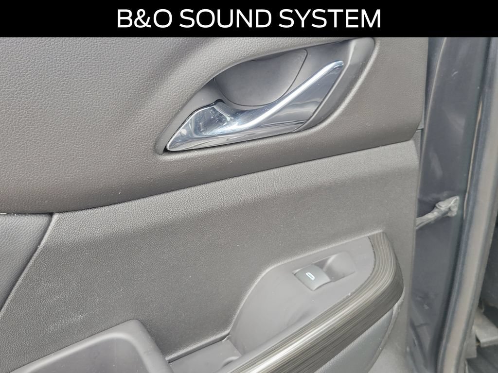 Used 2020 GMC Acadia SLT w/ LPO, Floor Liner Package FWD image 18