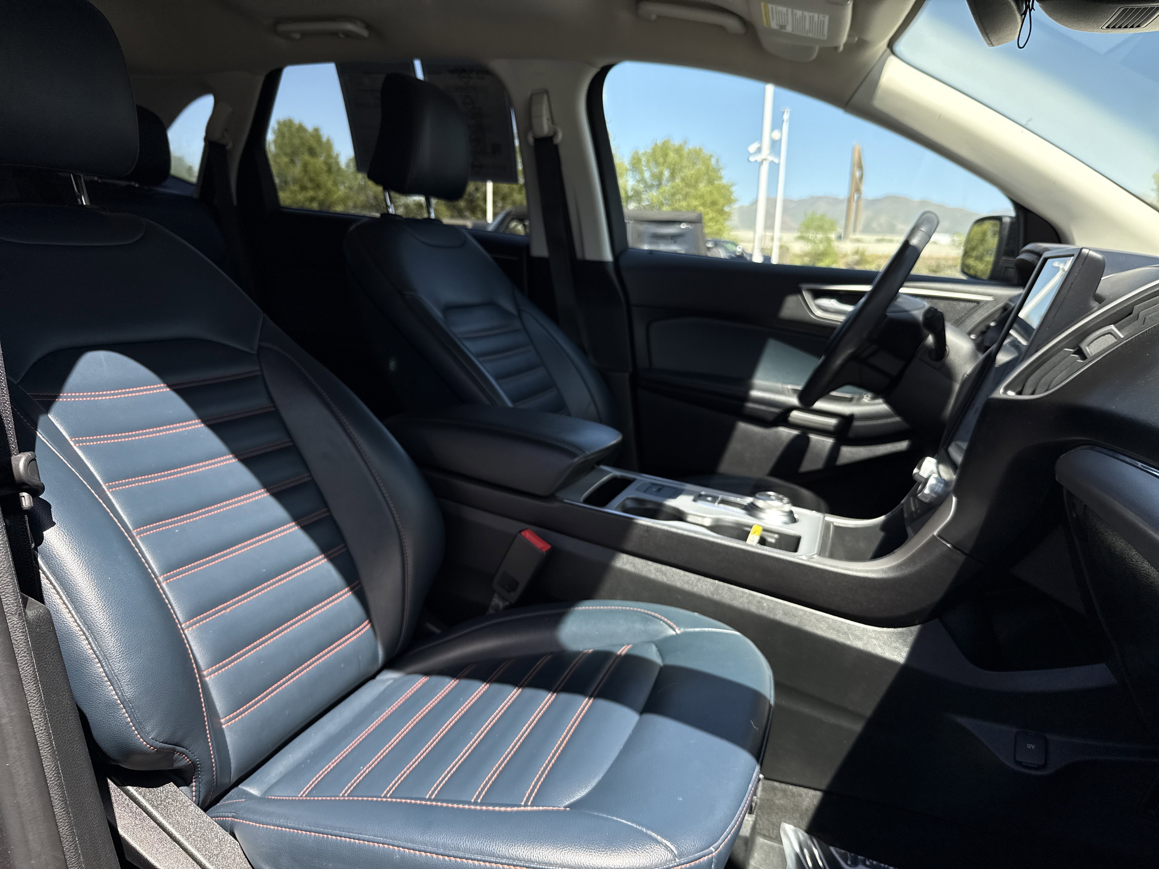 Certified 2022 Ford Edge SEL w/ Sport Appearance Package AWD/4WD image 28