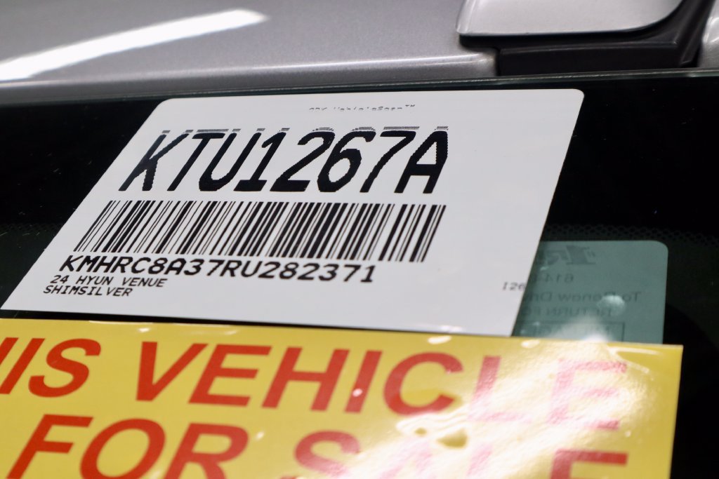 Used 2024 Hyundai Venue SEL FWD image 33
