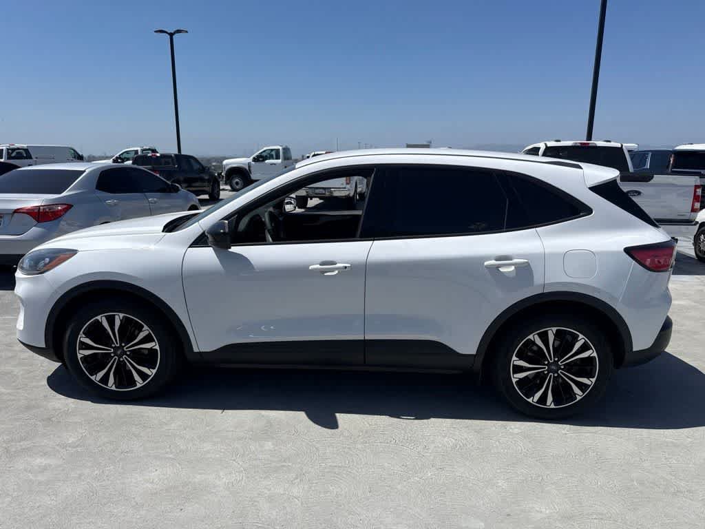 Certified 2022 Ford Escape SE w/ SE Sport Appearance Package FWD image 2