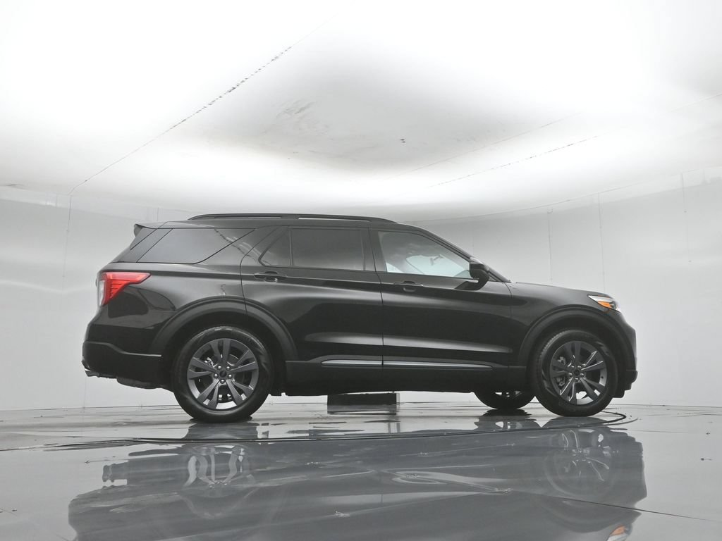 Certified 2023 Ford Explorer XLT w/ Equipment Group 202A RWD image 55