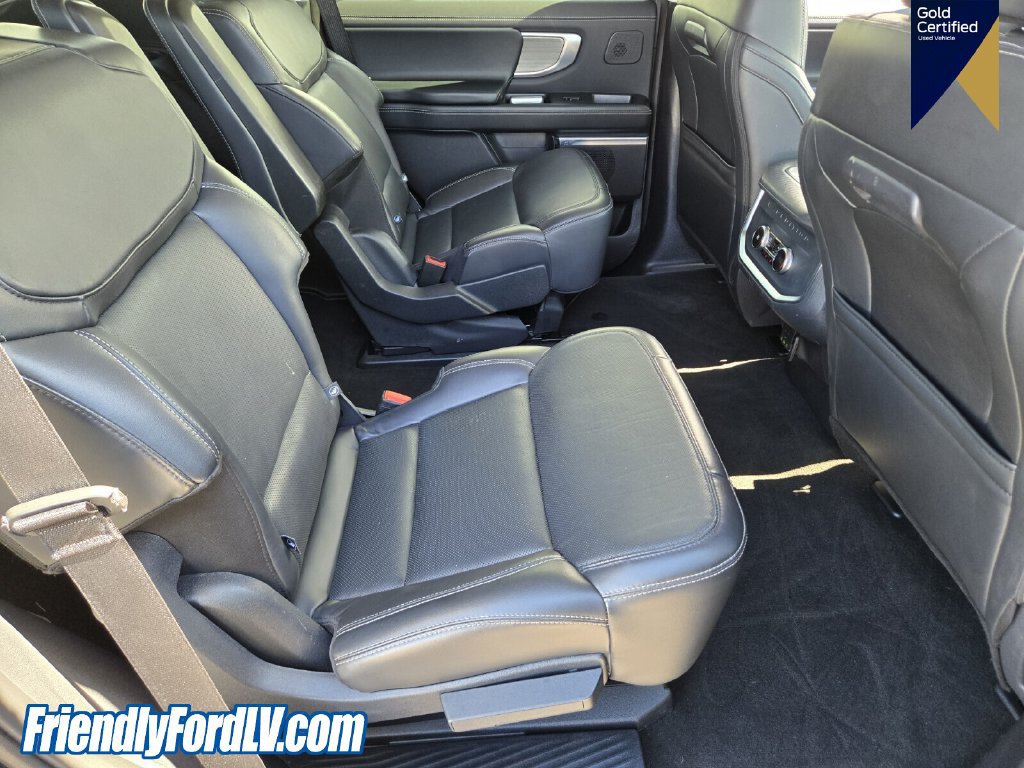 Certified 2025 Ford Expedition Platinum w/ Driver's Package AWD/4WD image 18