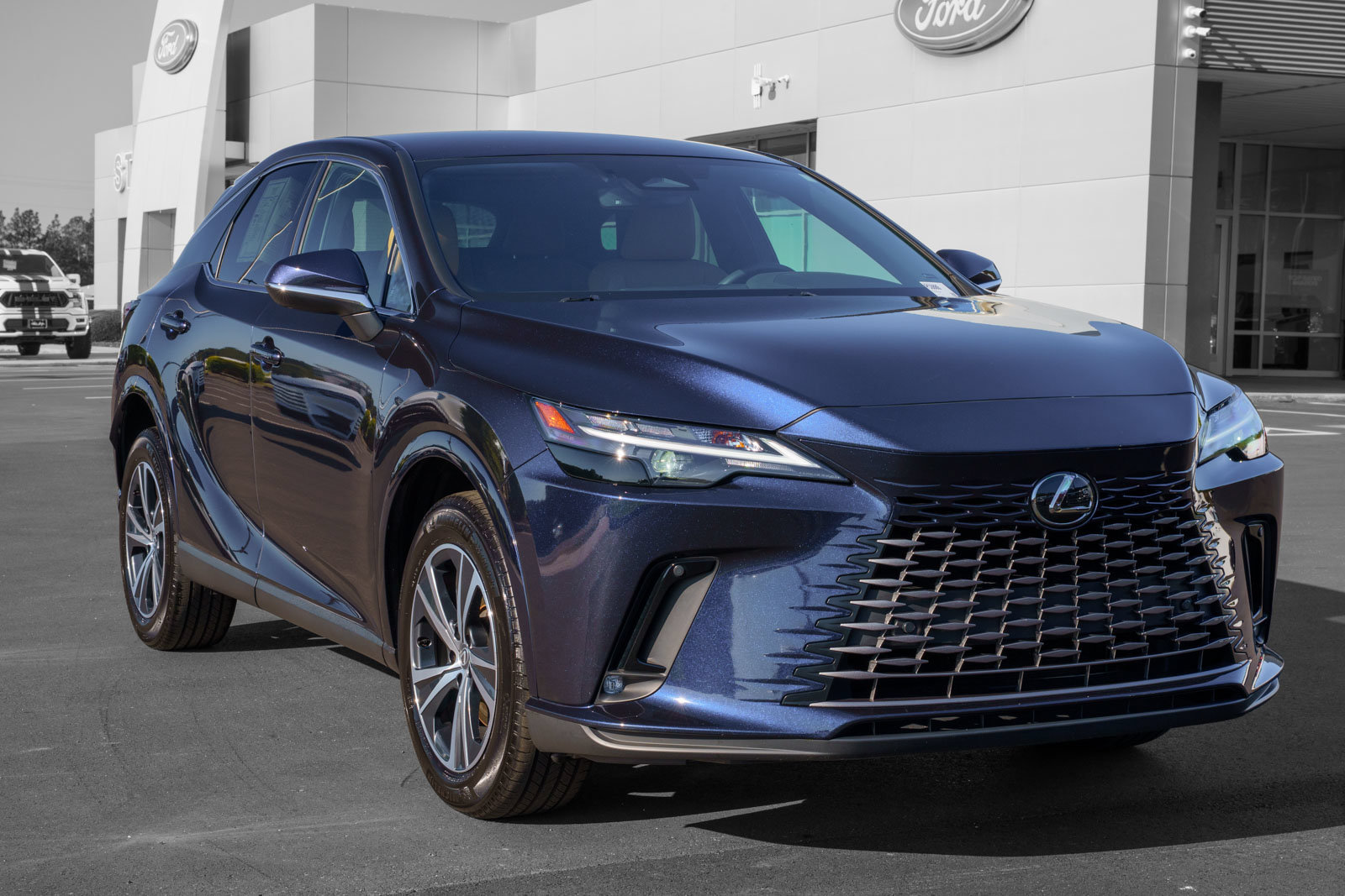 Used 2025 Lexus RX 350 FWD w/ Technology Package image 2
