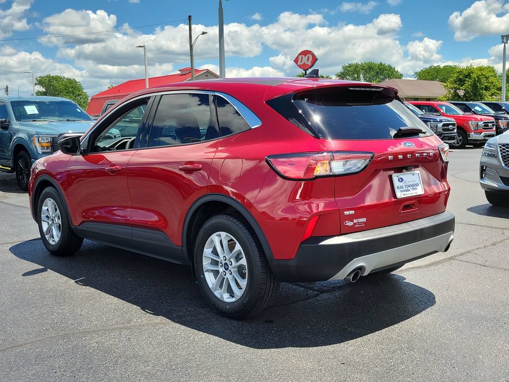 Certified 2022 Ford Escape SE w/ Cold Weather Package FWD image 6