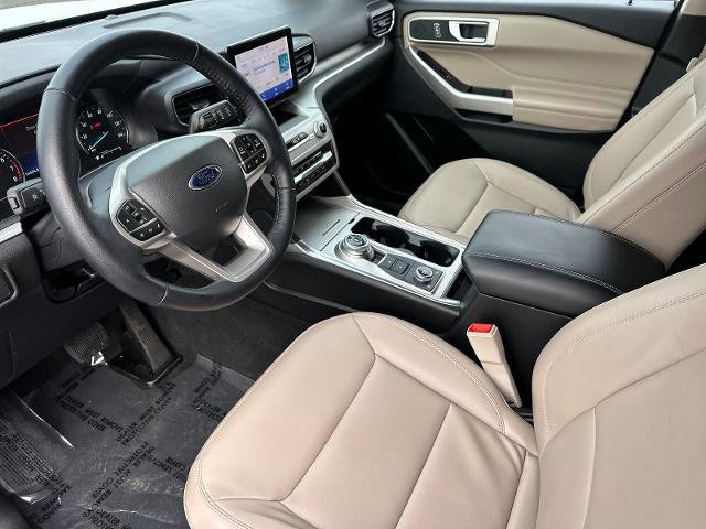 Certified 2022 Ford Explorer XLT w/ Equipment Group 202A image 9