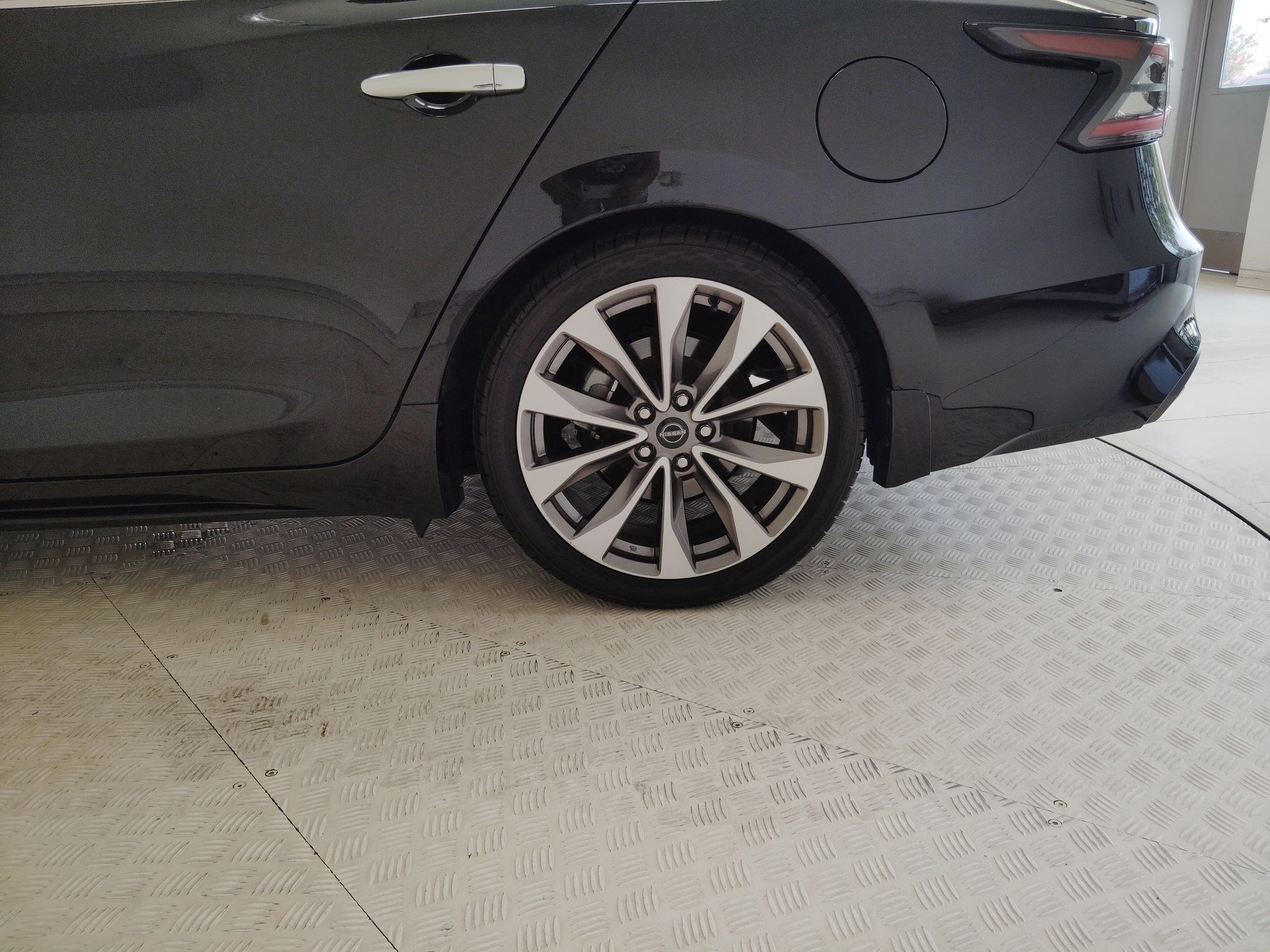 Used 2023 Nissan Maxima Platinum w/ Sport Mat Group image 13