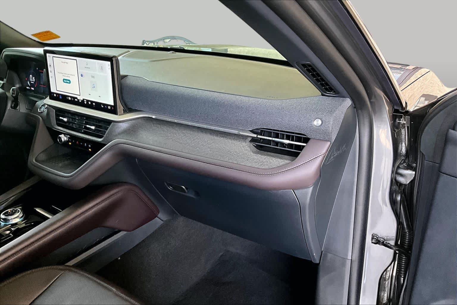 Certified 2025 Ford Explorer Platinum w/ Ultimate Package RWD image 19
