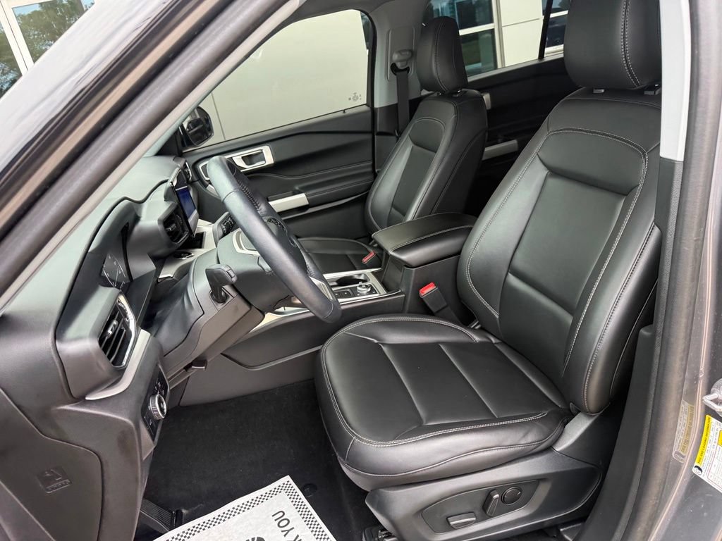 Certified 2024 Ford Explorer XLT w/ Equipment Group 202A AWD/4WD image 28