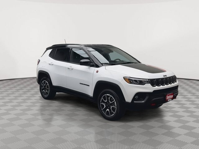 Used 2025 Jeep Compass Trailhawk AWD/4WD image 29