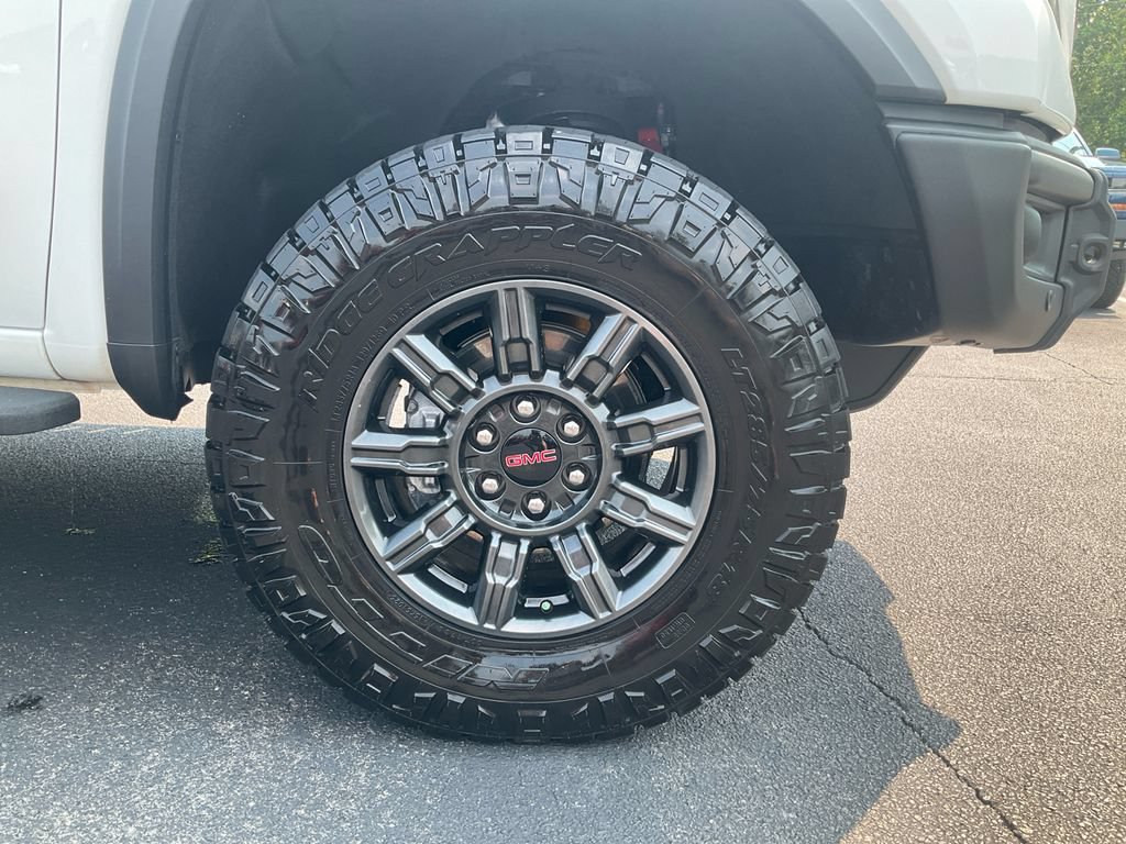Used 2025 GMC Sierra 1500 AT4X AWD/4WD image 10
