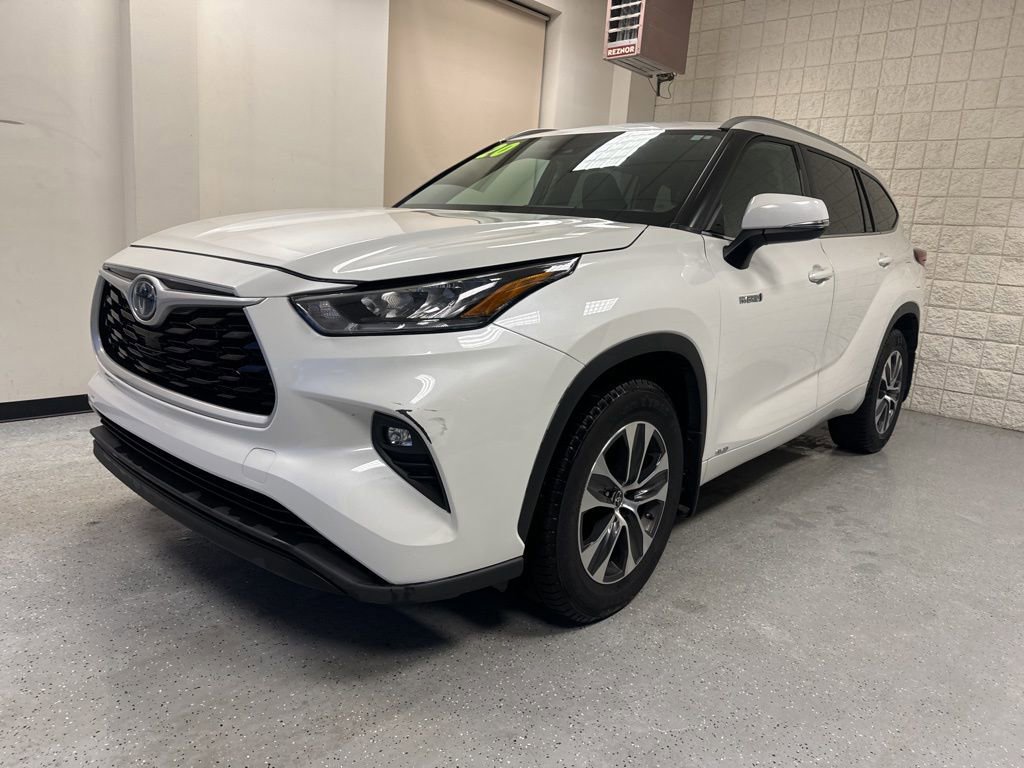 Used 2020 Toyota Highlander XLE image 15