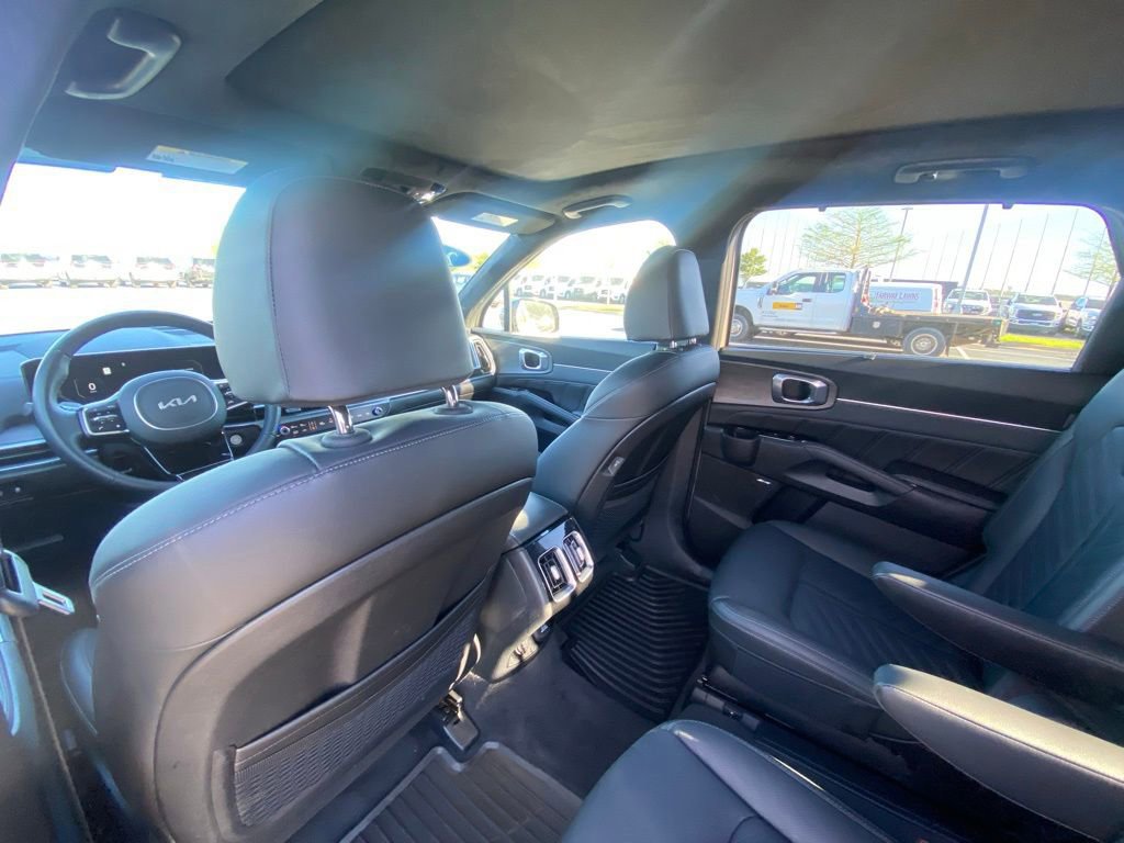 Used 2025 Kia Sorento SX Prestige image 23
