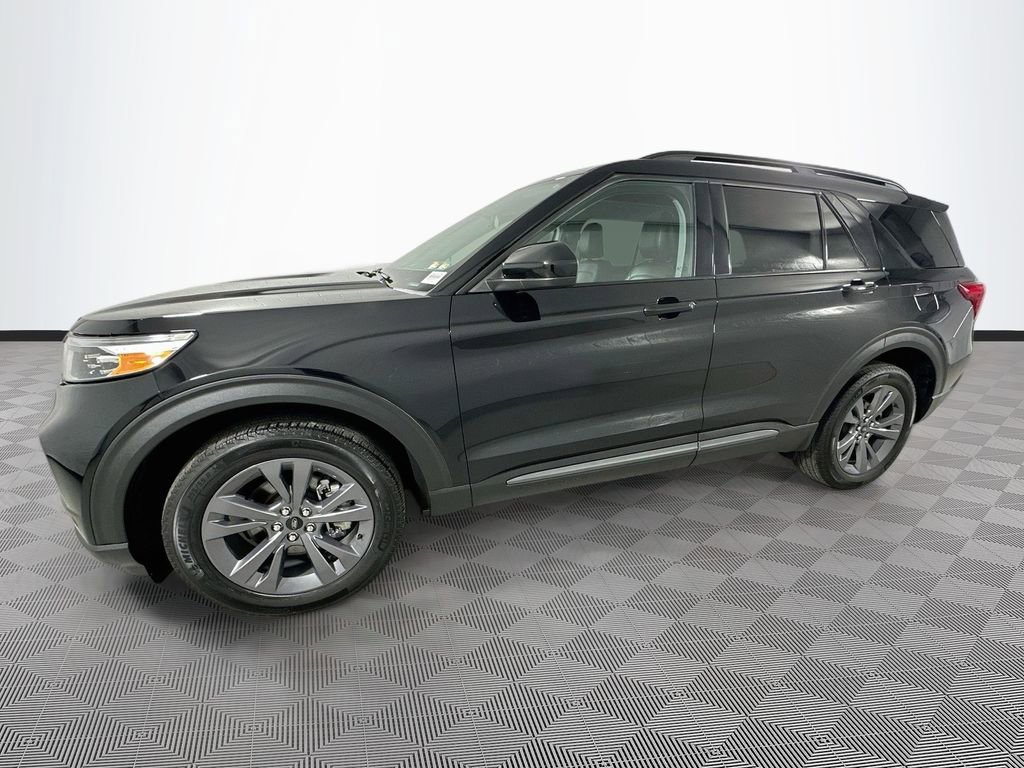 Certified 2024 Ford Explorer XLT w/ Equipment Group 202A AWD/4WD image 4