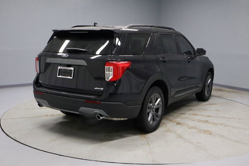 Certified 2024 Ford Explorer XLT w/ Equipment Group 202A AWD/4WD image 11
