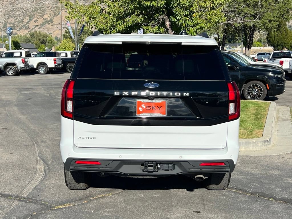 Certified 2025 Ford Expedition Active AWD/4WD image 10