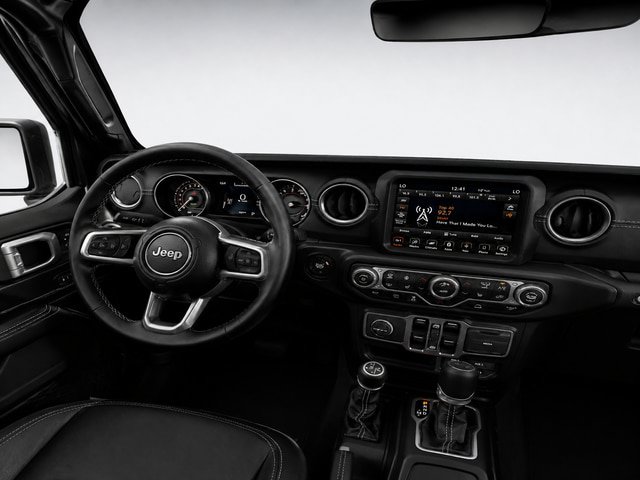Used 2022 Jeep Wrangler Unlimited Sahara w/ Cold Weather Group AWD/4WD image 14
