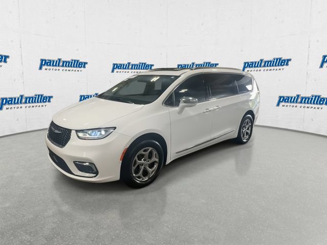 Used 2022 Chrysler Pacifica Limited AWD/4WD image 5