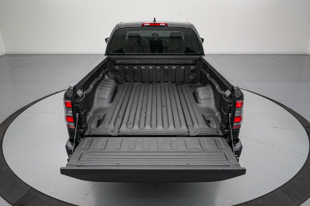 Used 2022 Nissan Frontier S RWD image 6