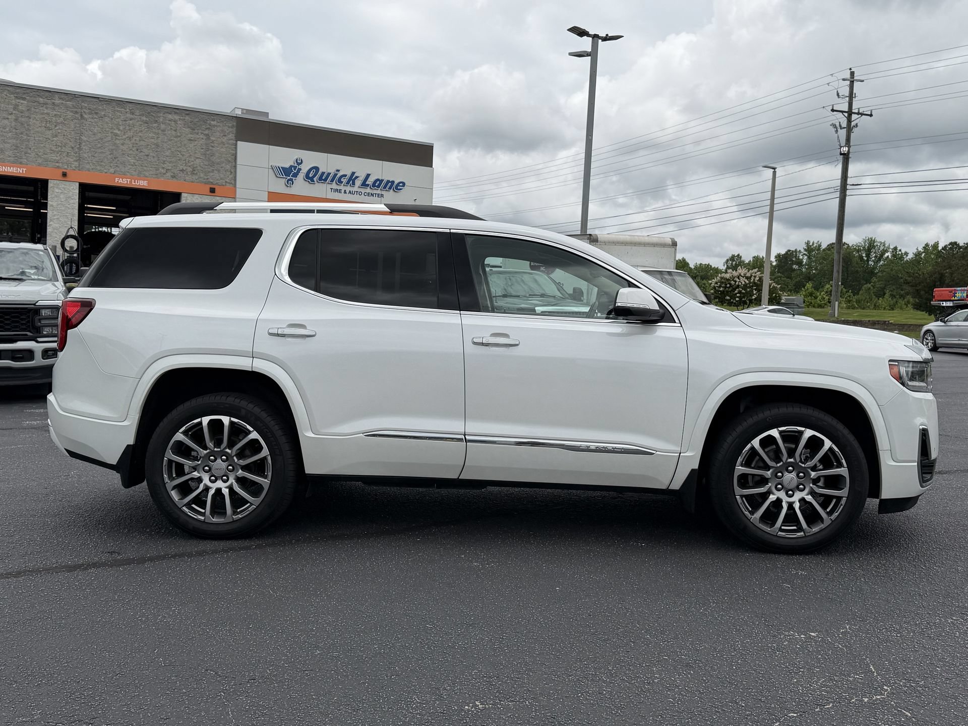 Used 2023 GMC Acadia Denali w/ Denali Technology Package AWD/4WD image 7