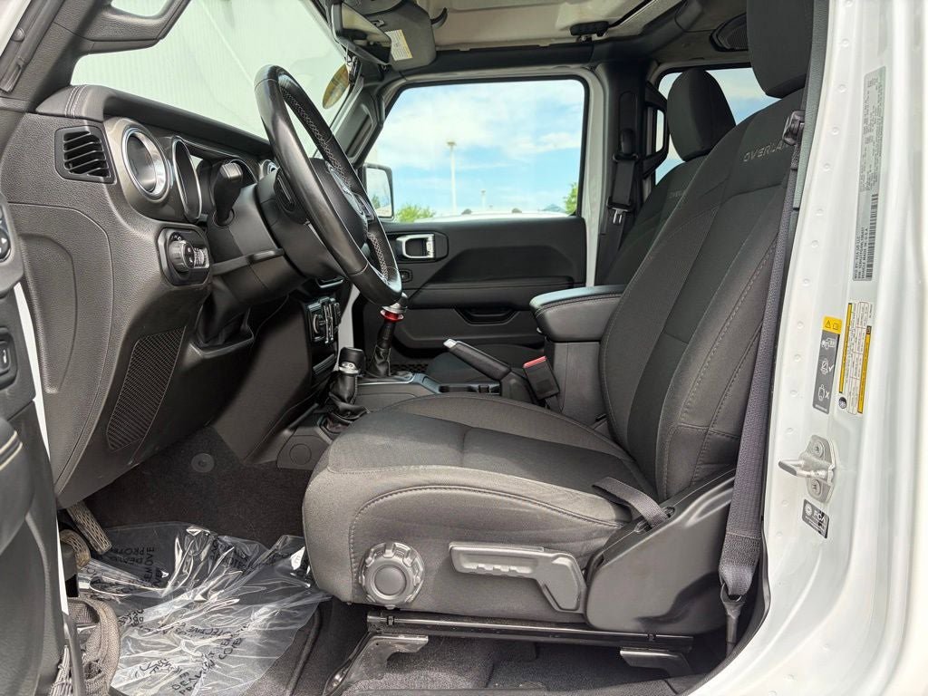 Used 2022 Jeep Gladiator Overland w/ Cold Weather Group AWD/4WD image 13