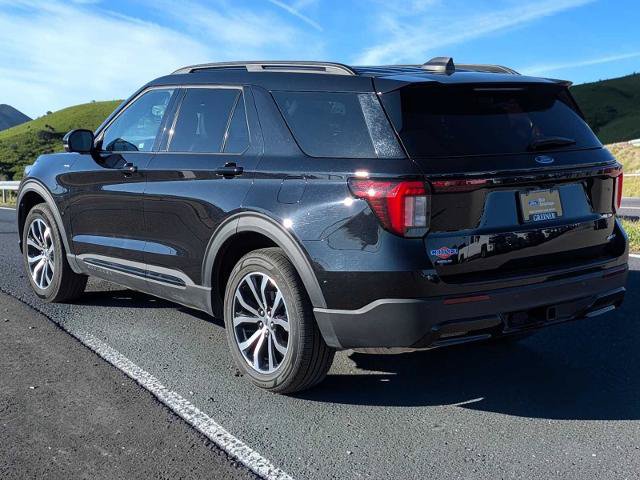 Certified 2025 Ford Explorer ST-Line AWD/4WD image 4