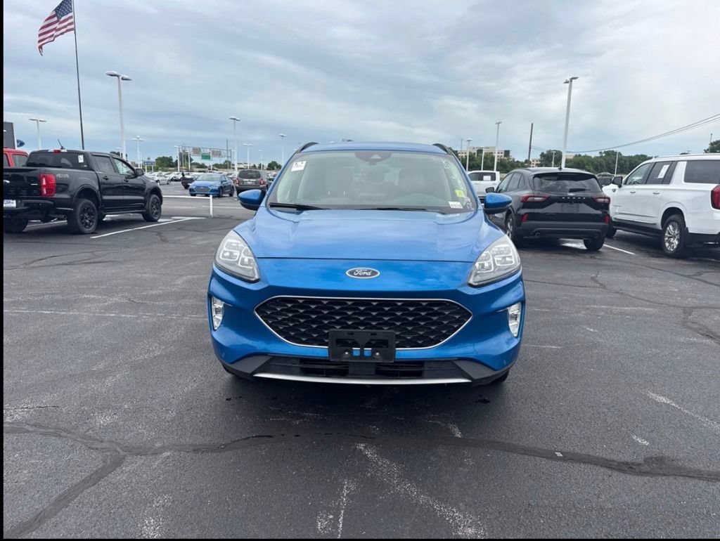 Certified 2020 Ford Escape Titanium AWD/4WD image 2