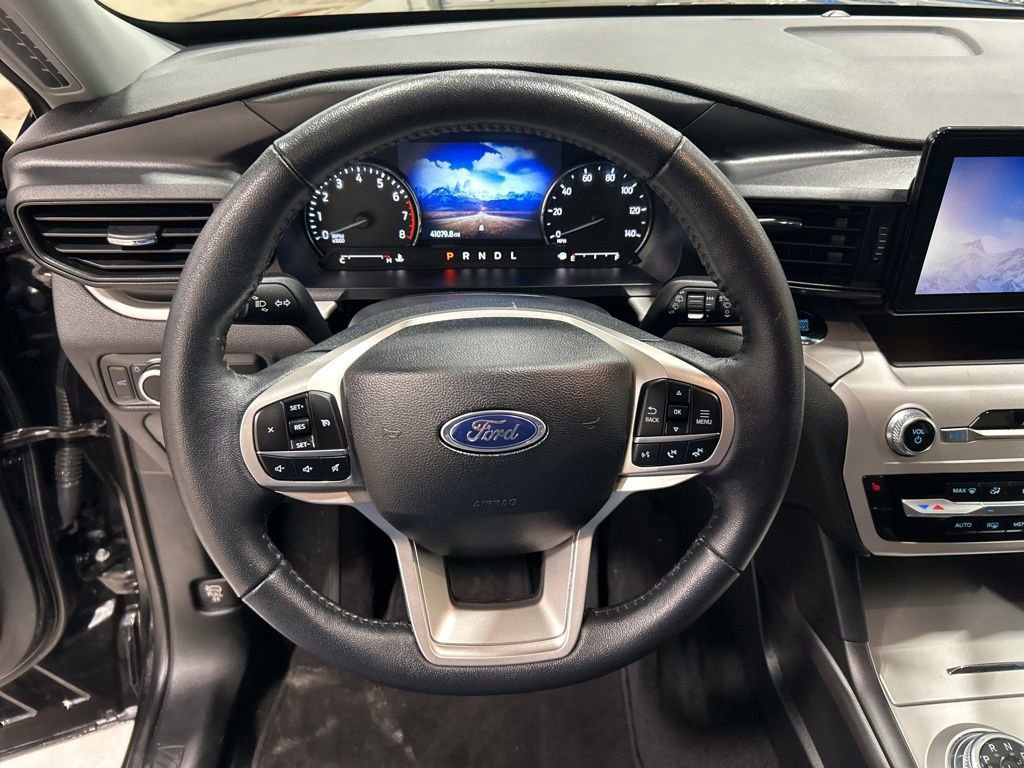 Certified 2024 Ford Explorer XLT w/ Class IV Trailer Tow Package image 16