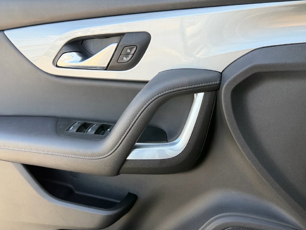 Used 2021 Chevrolet Blazer LT FWD image 25