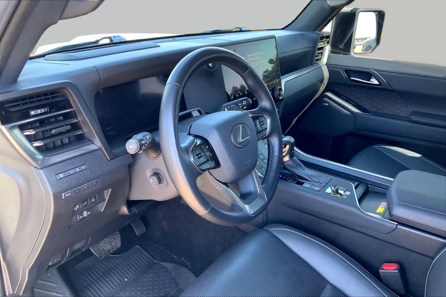 Used 2024 Lexus GX 550 AWD/4WD image 17