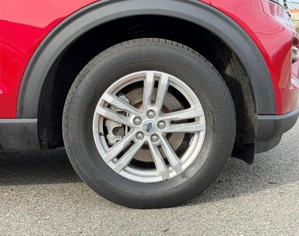 Certified 2022 Ford Explorer XLT w/ Equipment Group 202A image 19